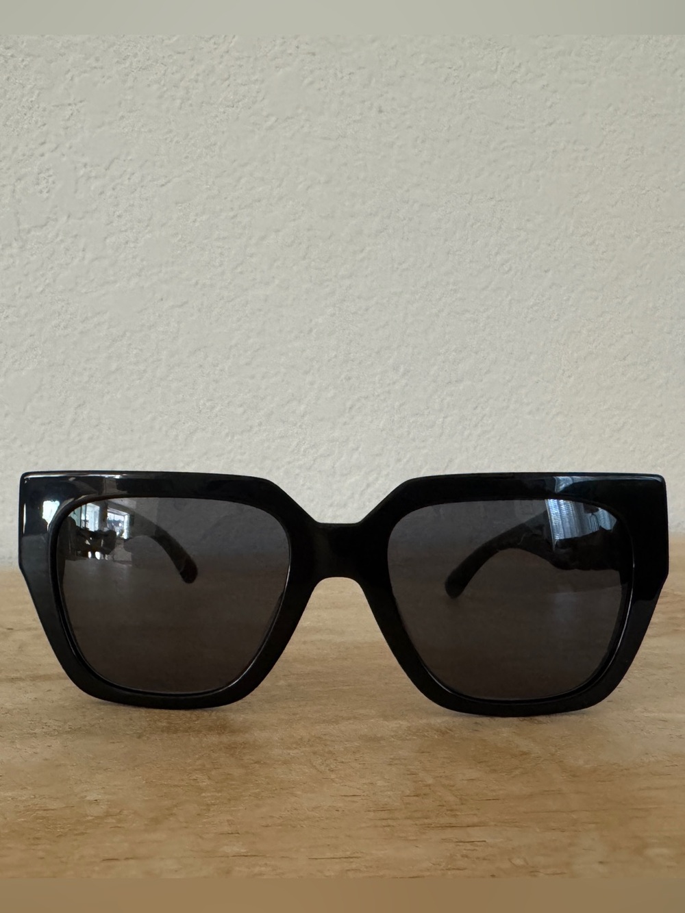 NWT Versace Black Square Frame Medusa Medallion Sunglasses New in Box Authentic - Picture 10 of 15